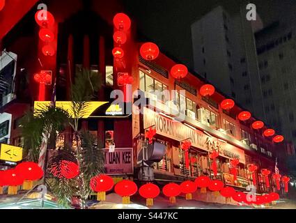 Lanternes chinoises rouges célébrant le nouvel an chinois au marché de Petaling Street à Kuala Lumpur Banque D'Images