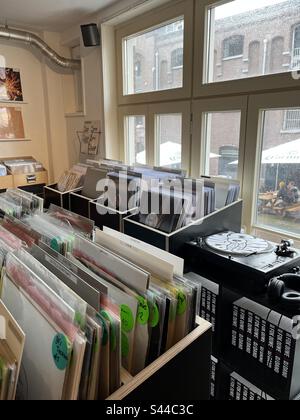 Magasin de disques à Amsterdam, 2022 Banque D'Images