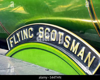 Vue en gros plan de la plaque nominative de la célèbre locomotive à vapeur Flying Scotsman. Banque D'Images