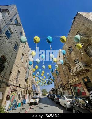 Rues décorées dans le centre de Jérusalem, Israël. Banque D'Images