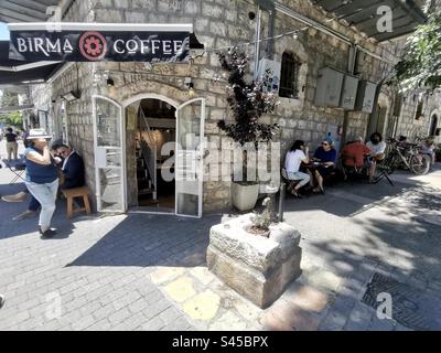 Café Birma sur la rue Emek Refa’im dans la colonie allemande à Jérusalem, Israël. Banque D'Images