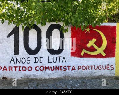 Vue de la murale politique du parti communiste portugais, dans le sud du pays Banque D'Images