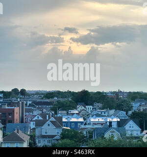 Juin 2023, coucher de soleil, Jamaïque, New York, États-Unis Banque D'Images