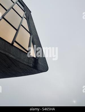 Volume en béton en porte-à-faux du Musée du soulèvement national slovaque à Banska Bystrica, Slovaquie Banque D'Images