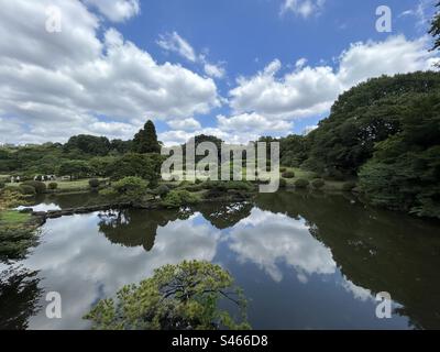 Profitez du calme et de la tranquillité rares du centre de Tokyo. Banque D'Images