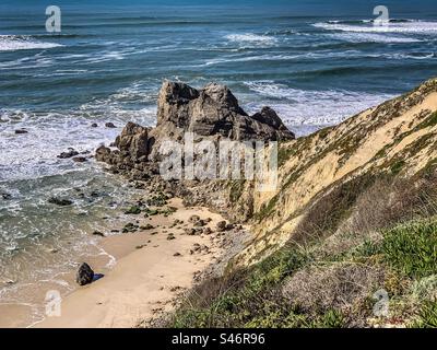 Formation rocheuse connue sous le nom de Castelo ou Leão, selon le point de vue, Pataias Portugal Banque D'Images