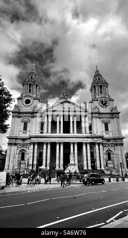 Entrée de la cathédrale St Paul à Londres Banque D'Images