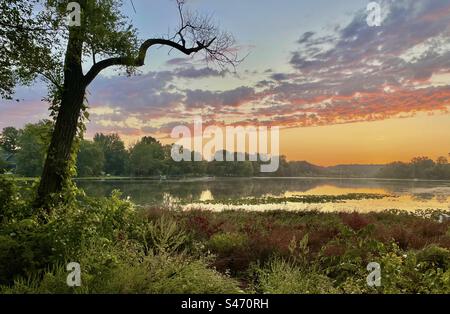 Frains Lake Dawn Banque D'Images