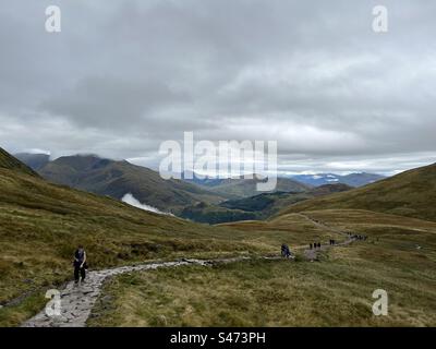 Ben Nevis, près de fort William, Écosse. Plus haute montagne du Royaume-Uni. Attraction touristique dans les hauts plateaux écossais pittoresques. Banque D'Images