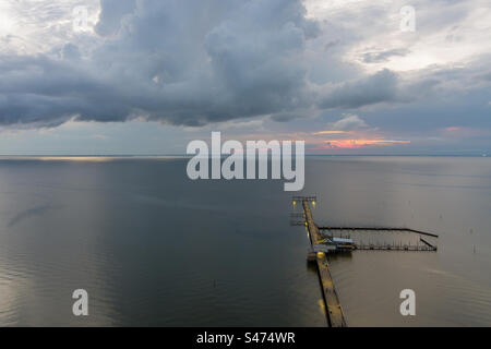 Fairhope Pier au coucher du soleil Banque D'Images