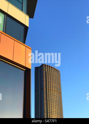 Bâtiments modernes dans le quartier Montparnasse de Paris Banque D'Images