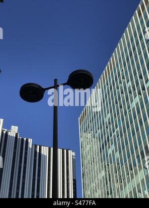 Architecture moderne dans la région Montparnasse de Paris Banque D'Images