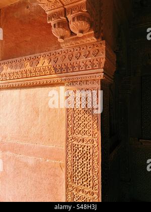 Architecture, dessins du palais moghol montrant des motifs et des détails du site du patrimoine mondial de l'UNESCO à Fatehpur Sikri en Inde Banque D'Images