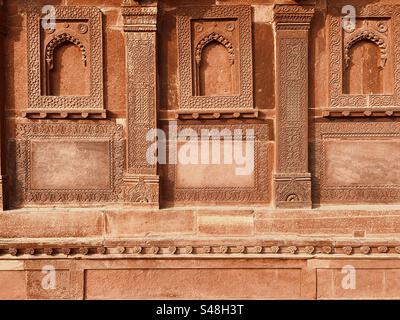 Architecture, dessins du palais moghol montrant des motifs et des détails du site du patrimoine mondial de l'UNESCO à Fatehpur Sikri en Inde Banque D'Images