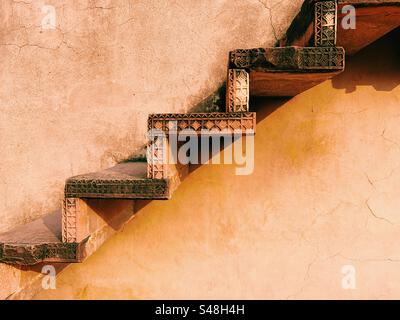 Architecture, dessins du palais moghol montrant des motifs et des détails du site du patrimoine mondial de l'UNESCO à Fatehpur Sikri en Inde Banque D'Images