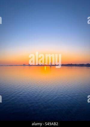 Coucher de soleil à San Pedro del Pinatar. Espagne Banque D'Images