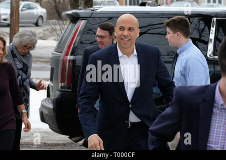 Claremont, New Hampshire, USA. Mar 15, 2019. Candidat présidentiel COREY BOOKER arrive à l'arrêt de campagne à Tours Crédit : Preston Ehrler/ZUMA/Alamy Fil Live News Banque D'Images