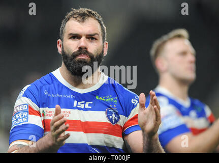 Hull, Royaume-Uni. , . 15 mars 2019. KCOM Stadium, Hull, Angleterre ; Rugby League Super League Betfred, Hull FC vs Wakefield Trinity ; Wakefield Trinity ; Wakefield TrinityÕs Anthony Angleterre célèbre la victoire. Credit : Dean Williams/Alamy Live News Banque D'Images