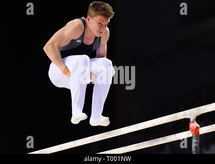 Liverpool, Royaume-Uni. 16 mars, 2019. (89) effectue Bar parallèle chez les hommes de moins de 18 ans au cours de la gymnastique 2019 Championnats britanniques à M&S Bank Arena le Samedi, 16 mars 2019. LIVERPOOL EN ANGLETERRE. (Usage éditorial uniquement, licence requise pour un usage commercial. Aucune utilisation de pari, de jeux ou d'un seul club/ligue/dvd publications.) Crédit : Taka G Wu/Alamy News Banque D'Images