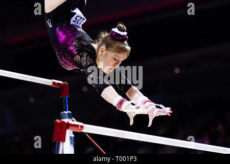 Liverpool, Royaume-Uni. 16 mars, 2019. Izzy Hilliard (Leathead & Dorking Gym) effectue barre en haut Dauphin Total endant la gymnastique 2019 Championnats britanniques à M&S Bank Arena le Samedi, 16 mars 2019. LIVERPOOL EN ANGLETERRE. (Usage éditorial uniquement, licence requise pour un usage commercial. Aucune utilisation de pari, de jeux ou d'un seul club/ligue/dvd publications.) Crédit : Taka G Wu/Alamy News Banque D'Images