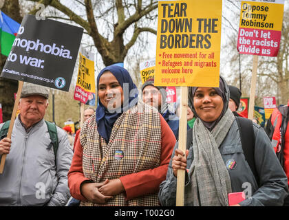 Londres, Royaume-Uni, le 16 mars 2019. Des manifestants dans le centre de Londres. Une marche, organisée par des groupes d'activistes, 'Se tenir jusqu'au racisme' et 'aime la musique déteste le racisme", et soutenu par les syndicats TUC et l'unisson, produit de Hyde Park Corner via Piccadilly et Trafalgar Square et de Whitehall, Downing Street à Westminster. Des événements similaires ont lieu dans d'autres endroits sur la lutte contre le racisme DES NATIONS UNIES 24. Credit : Imageplotter/Alamy Live News Banque D'Images