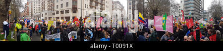 Londres, Royaume-Uni - 16 mars 2019 : Des milliers de personnes ont pris part à la Journée de lutte contre le racisme des Nations Unies que de démonstration a eu lieu au centre de Londres le 16 mars. La manifestation qui a commencé dans le parc et s'est terminé à l'extérieur de Lank, Downing Street a été organisée par se lever pour le racisme et le racisme et la haine de la musique l'amour soutenu par le TUC et l'unisson. Crédit : david mbiyu/Alamy Live News Banque D'Images