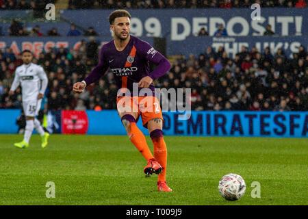 Swansea, Royaume-Uni. 16 mars 2019. Kyle Walker de Manchester City en action contre Swansea City. L'unis en FA Cup, quart de finale cette image ne peut être utilisé qu'à des fins rédactionnelles. Usage éditorial uniquement, licence requise pour un usage commercial. Aucune utilisation de pari, de jeux ou d'un seul club/ligue/dvd publications. Photos par Andrew Orchard la photographie de sport/Alamy live news Banque D'Images