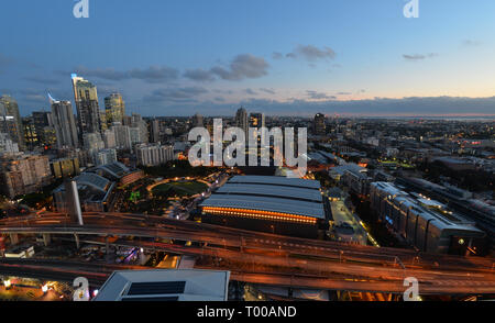 Sydney Darling Harbour nuit Paysage. Darling Harbour est un port adjacente au centre-ville de Sydney, Nouvelle Galles du Sud, Australie. Banque D'Images