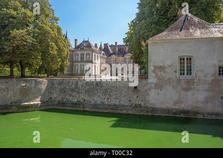 Vue sur le Chateau de Haroue avec ses douves surnommé Chambord de Lorraine Banque D'Images