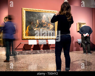 MILAN, ITALIE - 24 février 2019 : femme photo photographies en Pinacoteca di Brera (Pinacothèque de Brera) à Milan. La Brera est national photo gallery Banque D'Images