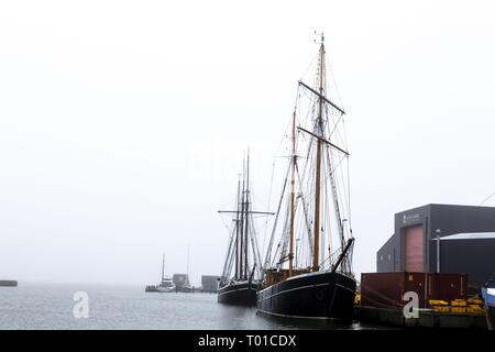 Dans Segelschiffe der Hvide Sande Shipyard Sejlskibe Skibsvaerf ved Hvide Sande Banque D'Images