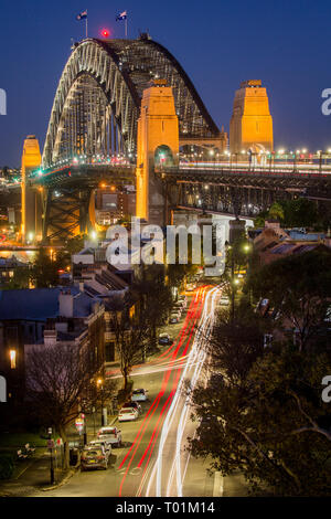 Sydney Harbour Bridge, à partir de la colline de l'Observatoire au crépuscule Banque D'Images