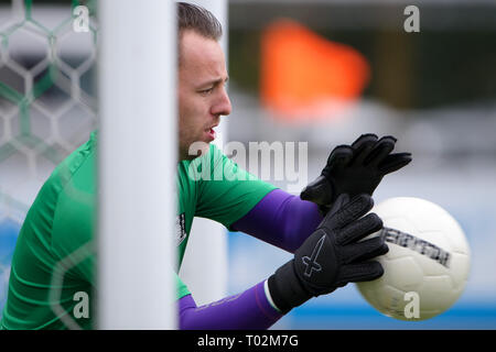 DEN HAAG , 16-03-2019 , Football , saison , Houtrust Sportpark 2018 / 2019 , néerlandais Tweede Divisie . Scheveningen keeper Bjorn Benard avant le match Scheveningen vs Spakenburg Banque D'Images