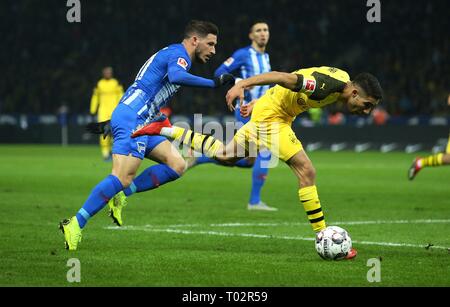 Berlin, Deutschland. 16Th Mar 2019. firo : 16.03.2019 Football, Football : 1. Saison 2018/2019, Bundesliga Hertha BSC Berlin - Borussia Dortmund BVB BVB 3 2 : Achraf Hakimi, duels, duel, | Conditions de crédit dans le monde entier : dpa/Alamy Live News Banque D'Images