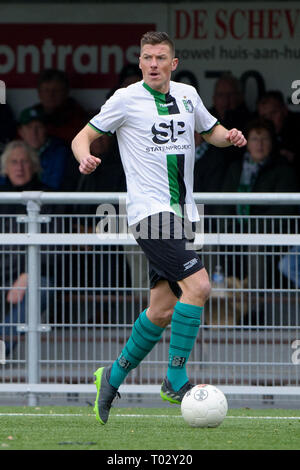 DEN HAAG , 16-03-2019 , Football , saison , Houtrust Sportpark 2018 / 2019 , néerlandais Tweede Divisie . Scheveningen player Tim Peters sur le ballon pendant le match Scheveningen vs Spakenburg Banque D'Images