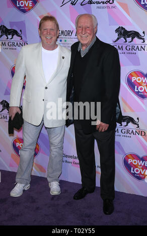Las Vegas, NV, USA. Mar 16, 2019. 16 mars 2019 - Las Vegas, NV - Mark Davis, Fred Biletnikoff. Garder vivante la mémoire rend hommage à Lionel Richie au 23e Gala annuel de puissance de l'amour au MGM Grand Garden Arena. Crédit photo : MJT/AdMedia : Crédit Mjt/AdMedia/ZUMA/Alamy Fil Live News Banque D'Images