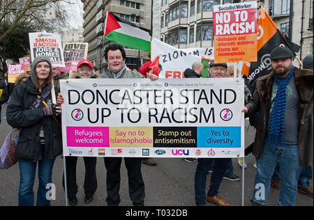 Londres, Angleterre, 16 mars 2019. L'événement, a été organisé par Stand Up au racisme et à la haine, le racisme Musique Amour lt a démontré à montrer leur soutien aux valeurs de respect et d'égalité pour tous, pour le multiculturalisme, une forte cohésion des communautés et de la paix. Une démonstration de solidarité dans l'action contre la politique de haine, contre le sectarisme, le racisme et la discrimination de toutes sortes, et contre la politique du fascisme. L'événement a été financé par le TUC et l'unisson. © Karl Nesh Nesh Crédit : Karl/Alamy Live News Banque D'Images