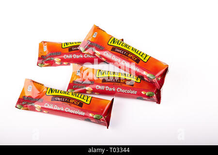 ATLANTA, GÉORGIE - 19 Avril 2017 : Vallée de la nature douce et épicée de granola Chocolat noir Piment Banque D'Images