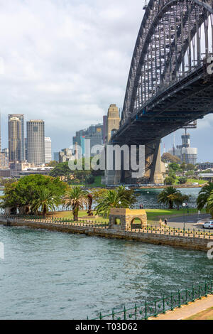 Vertical image du Sydney Harbour Bridge , Sydney, Australie Banque D'Images