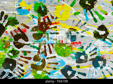 Belle main couleur imprime sur le mur Banque D'Images