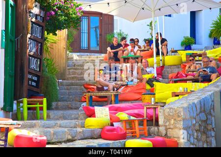 Cafe, Carrer Portal Nou, vieille ville d'Ibiza, IBIZA, Baléares, Espagne Banque D'Images