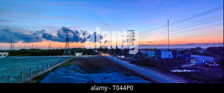 Coucher du soleil de la région de l'énergie éolienne, de Dong Hai, Bac Lieu, le Viet Nam, Tuesday‎ ‎March‎ ‎‎, 5, 2019 ‎6:30 PM Banque D'Images