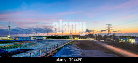 Coucher du soleil de la région de l'énergie éolienne, de Dong Hai, Bac Lieu, le Viet Nam, Tuesday‎ ‎March‎ ‎‎, 5, 2019 ‎6:40 PM Banque D'Images