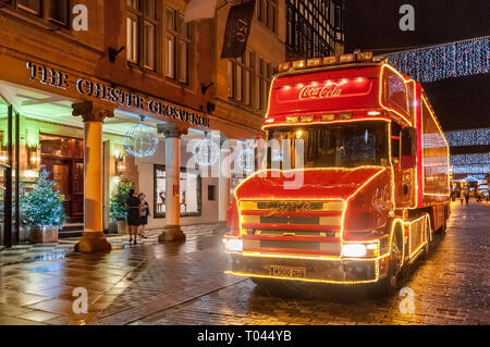 Sapin noël Coca Cola truck à Chester. Banque D'Images