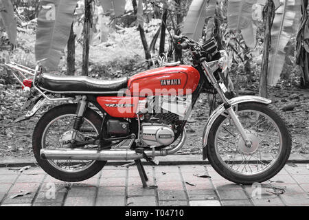 Yamaha RX135 capturées à l'aide d'un Nikon D3300 avec un objectif 18-55 mm. Certains pensée éditer sélective des couleurs serait bien sur cette photo. Banque D'Images
