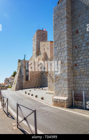 Antibes, France, Septembre 11, 2018 : l'entrée du musée Picasso dans la ville de Antibes. Banque D'Images