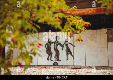 Graffiti dans la zone d'exclusion de Tchernobyl. Dans la zone radioactive ville Pripyat abandonnée - ville fantôme. L'histoire de la catastrophe de Tchernobyl. Lieu perdu en Ukraine Banque D'Images