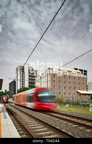 De l'horizon de développement de la plateforme de la gare de train léger. Summer Hill moulin à farine, Summer Hill, Australie. Architecte : HASSELL, 2019. Banque D'Images