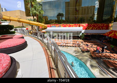 La piscine de l'hôtel Golden Nugget hotel à Las Vegas Banque D'Images