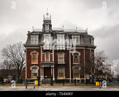 Binghamton, New York, USA. 16 mars, 2019. La Phelp's Mansion Museum, construit en 1870, inscrit sur le Registre National des Endroits Historiques, sur Cour Str Banque D'Images